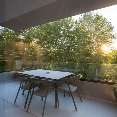Riverside Apartment *